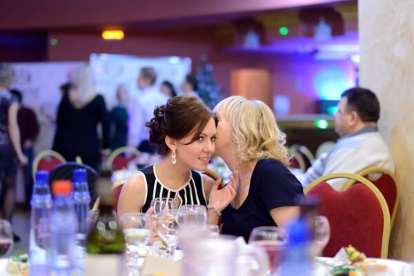 Sådan planlægger du den ultimative firmafest: Tips og trends